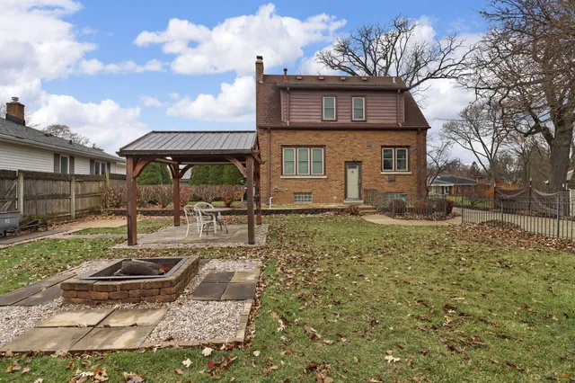 $329,900 | 7619 49th Avenue, Pleasant Prairie, WI 53142