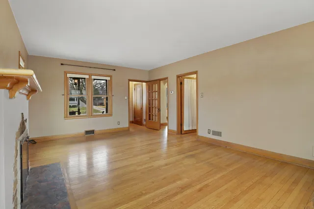 $329,900 | 7619 49th Avenue, Pleasant Prairie, WI 53142