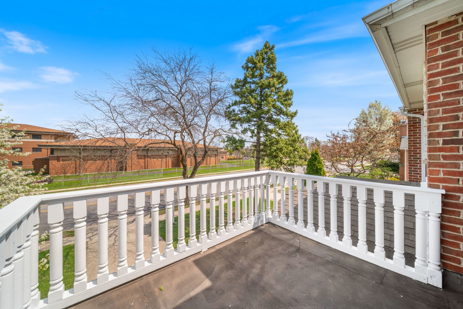 701 Oakton Street Park Ridge, IL 60068 - Photo 40 of 59 a view of a wooden fence