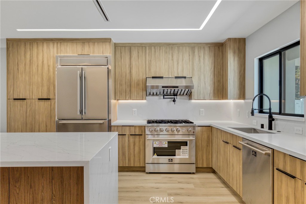 20522 Sherman Way Winnetka, CA 91306 - Photo 9 of 52