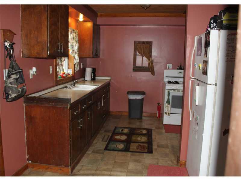 342 Thompson Road Chicora, PA 16025 - Photo 8 of 17 Kitchen.