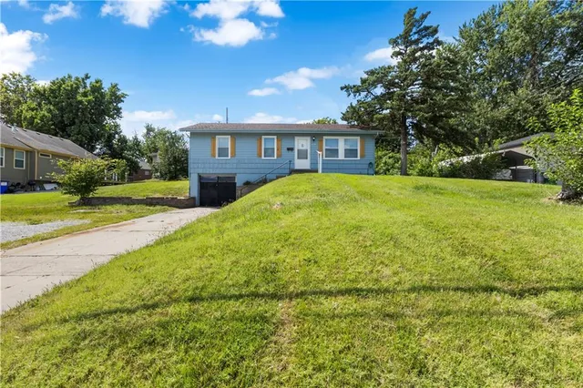 $250,000 | 6206 Northeast Antioch Road, Kansas City, MO 64118