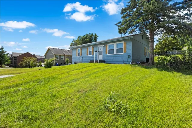 $250,000 | 6206 Northeast Antioch Road, Kansas City, MO 64118