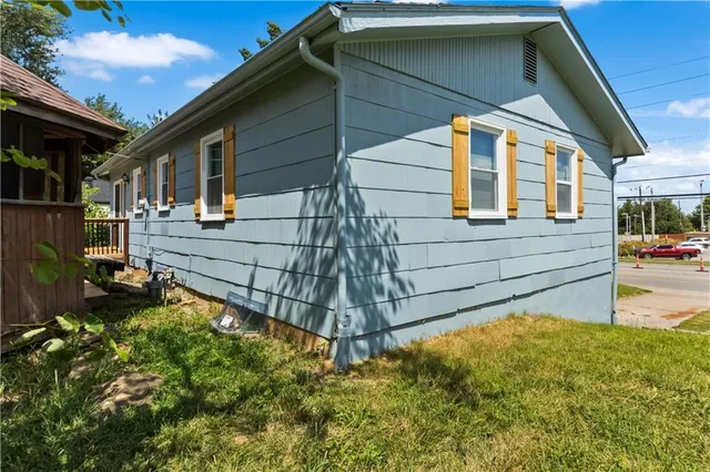 $250,000 | 6206 Northeast Antioch Road, Kansas City, MO 64118