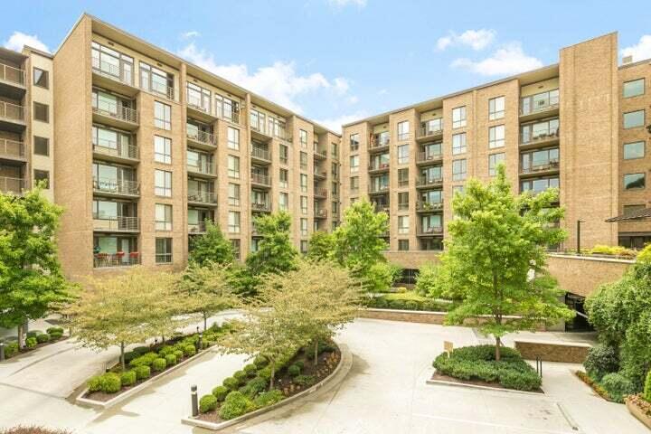 200 Manufacturers Road, Unit 213 Chattanooga, TN 37405 - Photo 34 of 40 Courtyard