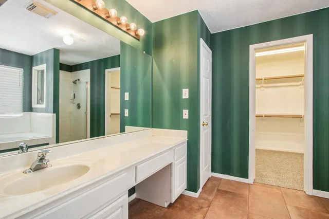 $350,000 | 2521 Sea Horse Court, Seabrook, TX 77586