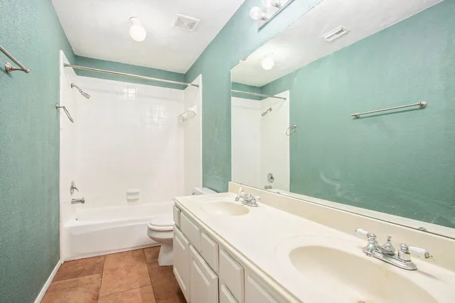 $350,000 | 2521 Sea Horse Court, Seabrook, TX 77586