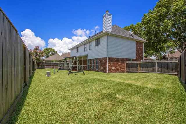 $350,000 | 2521 Sea Horse Court, Seabrook, TX 77586