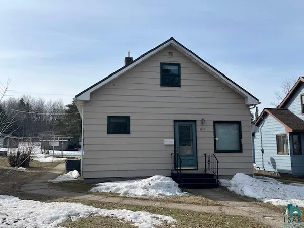 $142,999 | 1210 West 2nd Street, Eveleth, MN 55734