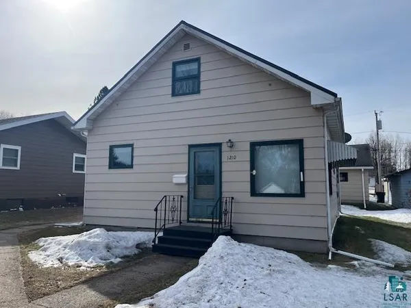 $142,999 | 1210 West 2nd Street, Eveleth, MN 55734