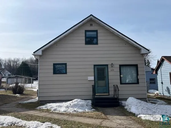 $142,999 | 1210 West 2nd Street, Eveleth, MN 55734