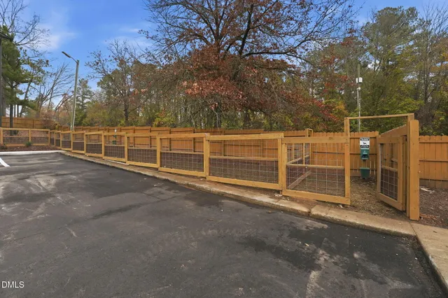 a view of a tennis court