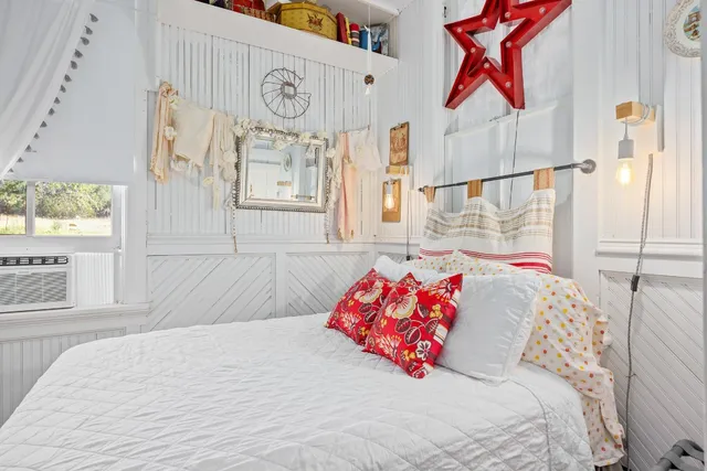 $1,295,000 | 684 Stoneleigh Road, Center Point, TX 78010