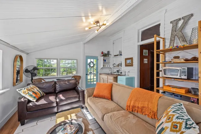 $1,295,000 | 684 Stoneleigh Road, Center Point, TX 78010