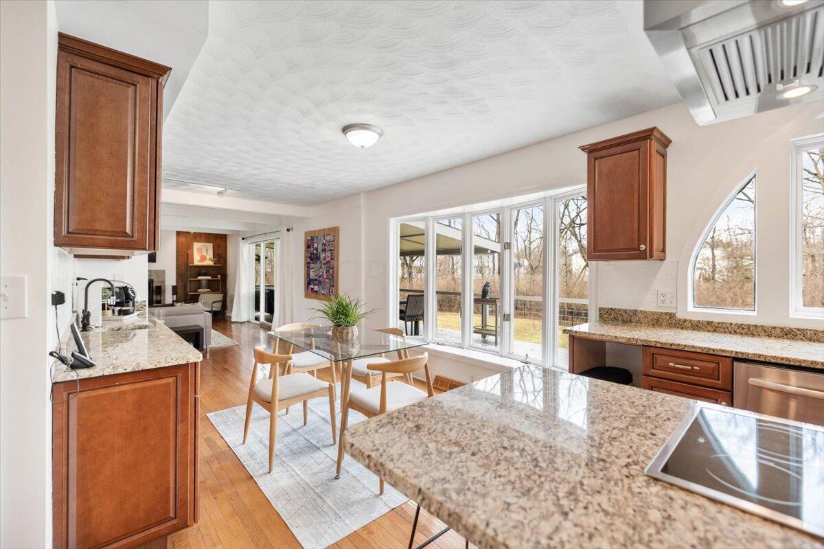 930 Raintree Court Westerville, OH 43081 - Photo 9 of 55 15-Kitchen-930 Raintree Ct-013