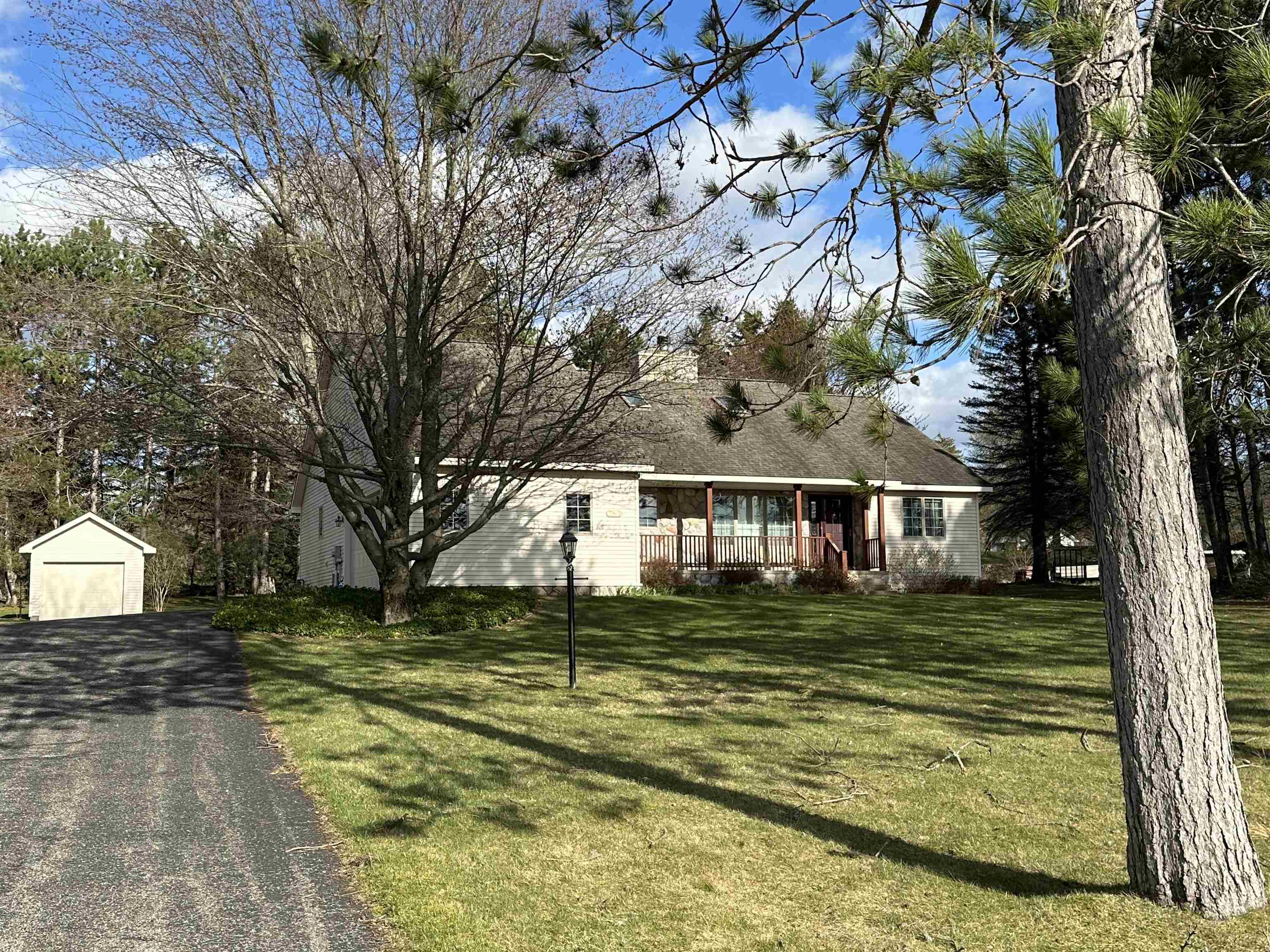 7811 South 41 Road Cadillac, MI 49601 - Photo 2 of 36 1910889-1.JPG
