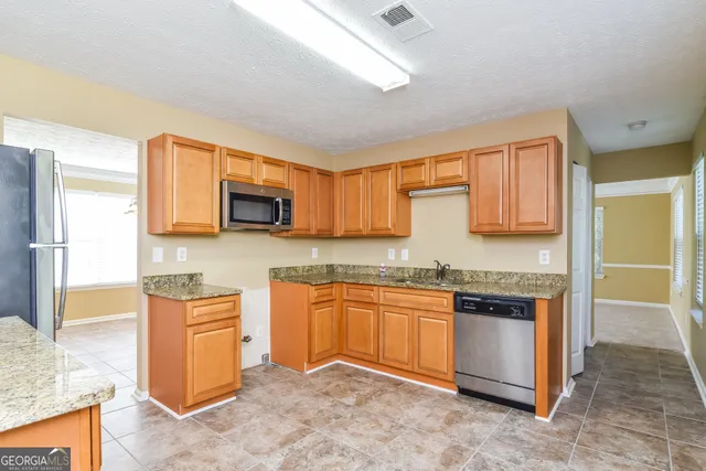 $2,150 | 1000 Cliffside Run, Lithonia, GA 30058