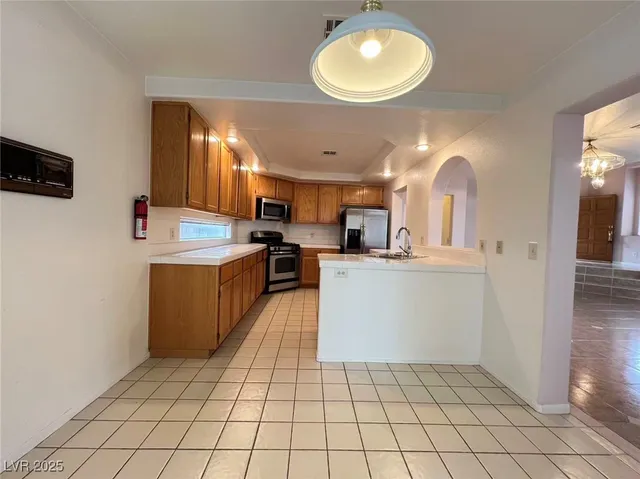 $1,950 | 8257 Bermuda Beach Drive, Las Vegas, NV 89128