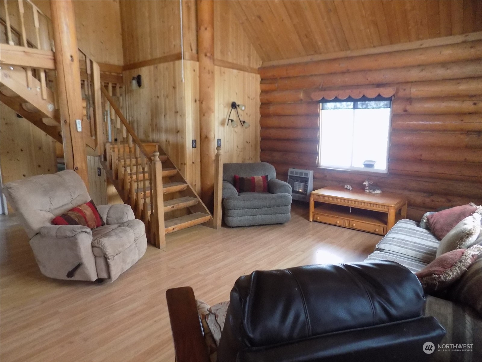 8 Fs 3200 Road Tonasket, WA 98855 - Photo 3 of 34 a living room with furniture and a window