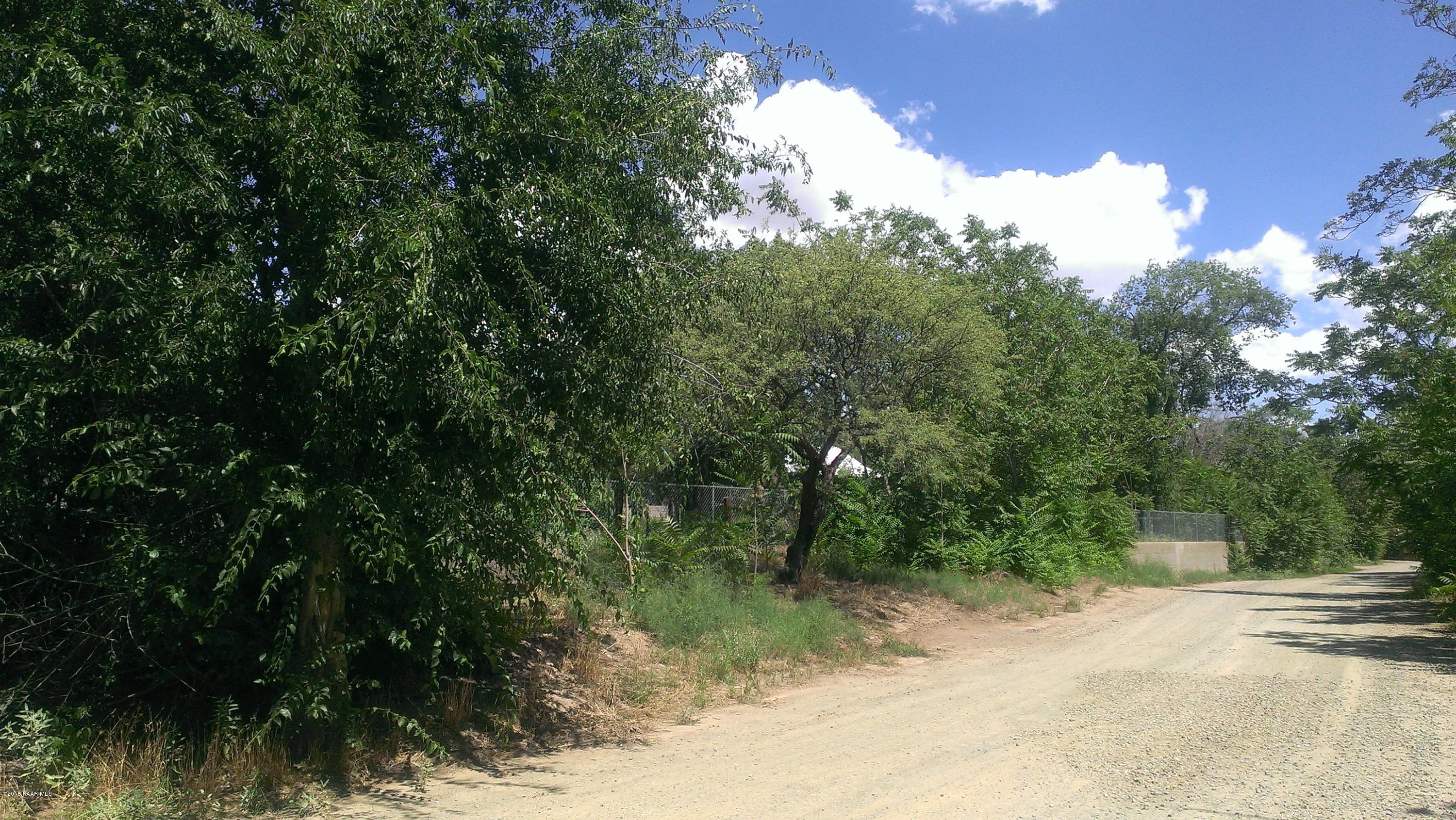 12419 East Stagecoach Road Mayer, AZ 86333 - Photo 2 of 6 Front