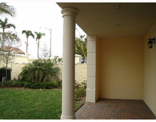 5745 Northeast Verde Circle Boca Raton, FL 33487 - Photo 4 of 7 Covered Lanai