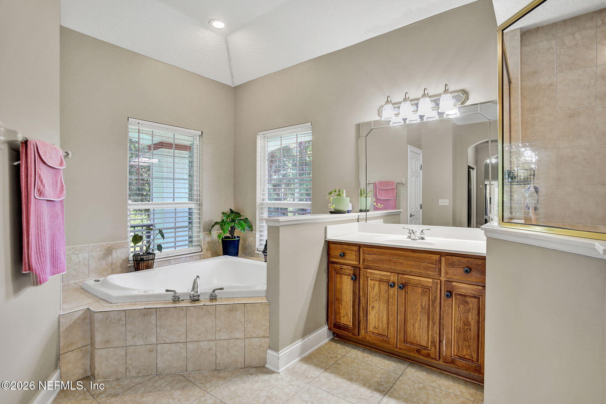 5052 Lourcey Road Jacksonville, FL 32257 - Photo 44 of 75 Primary Bath with tub and shower