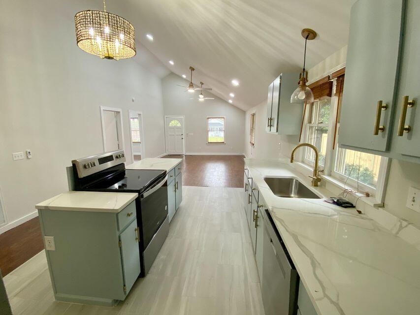 421 Venning Street, Unit A Mount Pleasant, SC 29464 - Photo 7 of 20 19