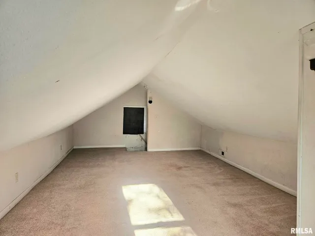 $74,500 | 1110 East 10th Street, Muscatine, IA 52761