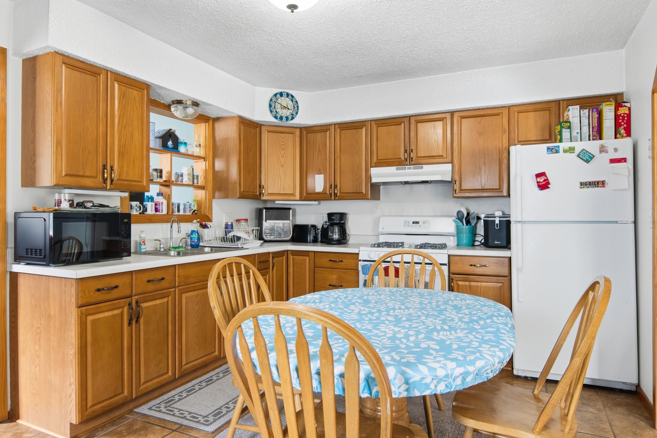 1836 Hanmer Road Benzonia, MI 49616 - Photo 5 of 37