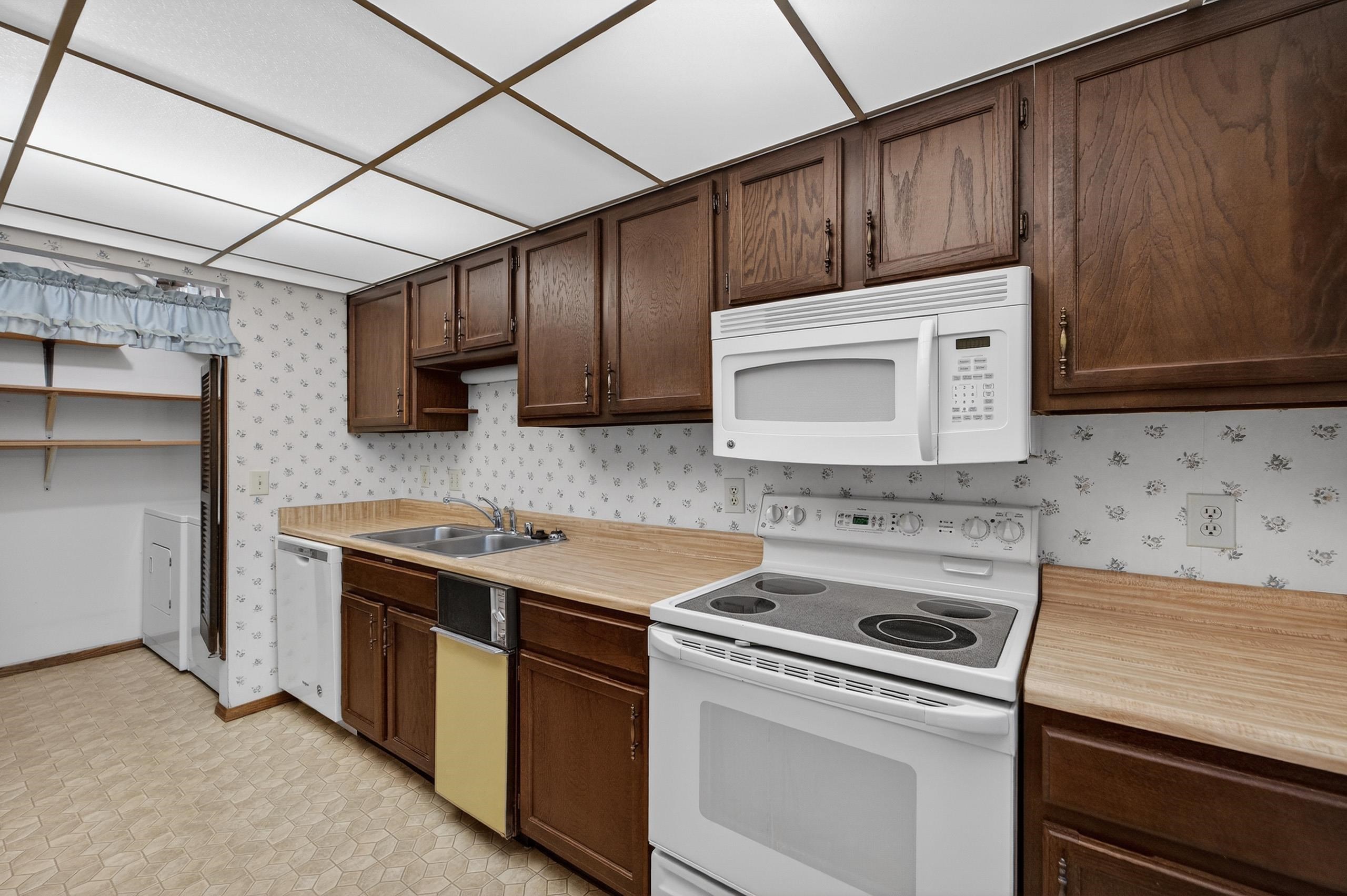 57 Golf Course, Unit D Madison, WI 53704 - Photo 12 of 23