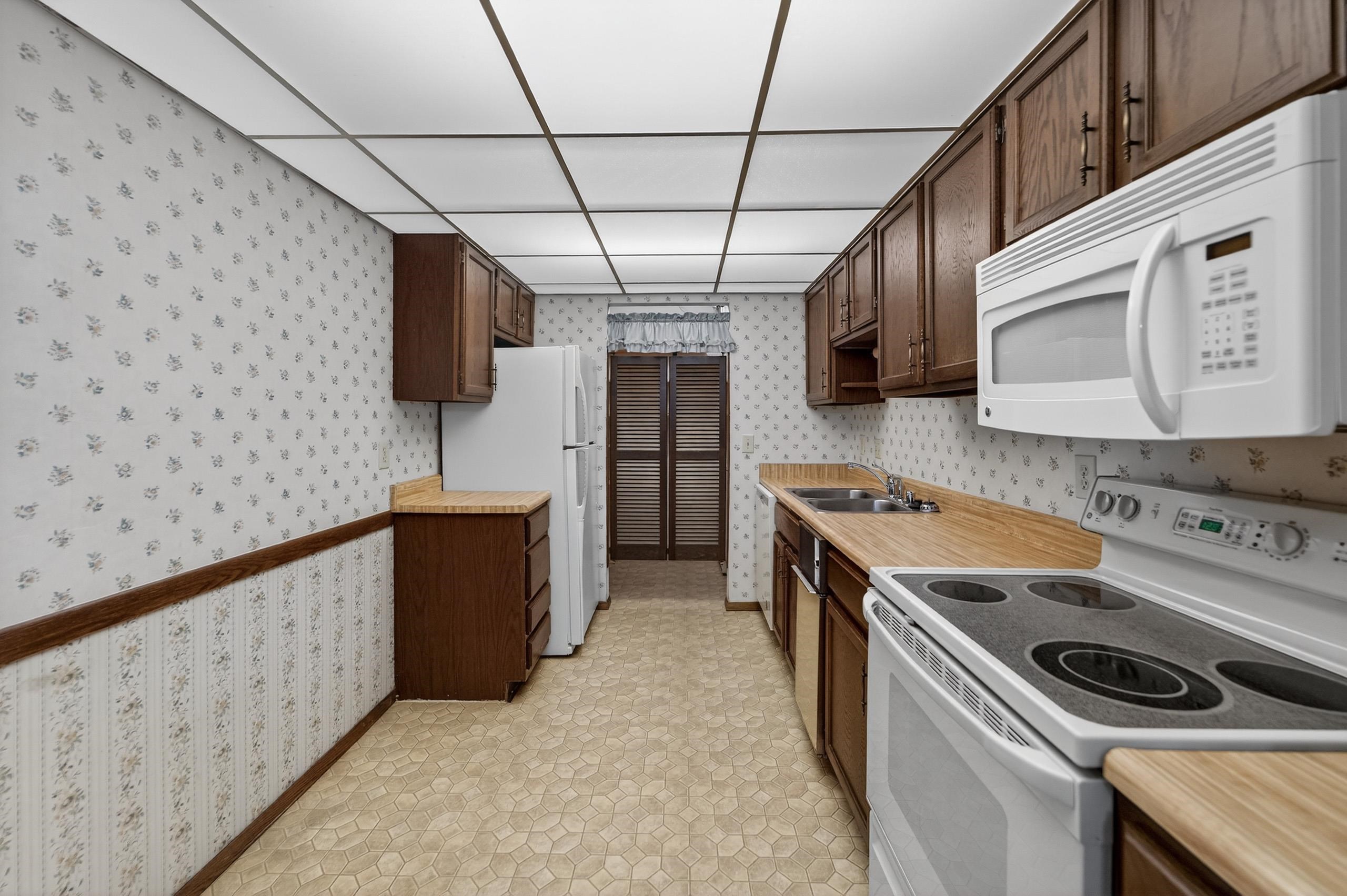 57 Golf Course, Unit D Madison, WI 53704 - Photo 13 of 23