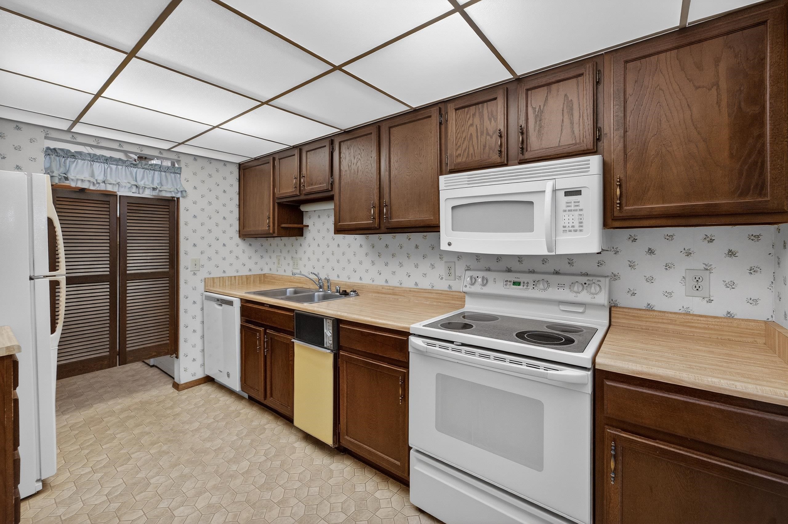 57 Golf Course, Unit D Madison, WI 53704 - Photo 10 of 23