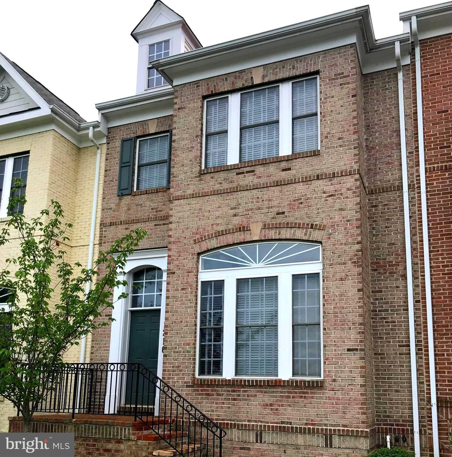 Brick Townhouse across from Park