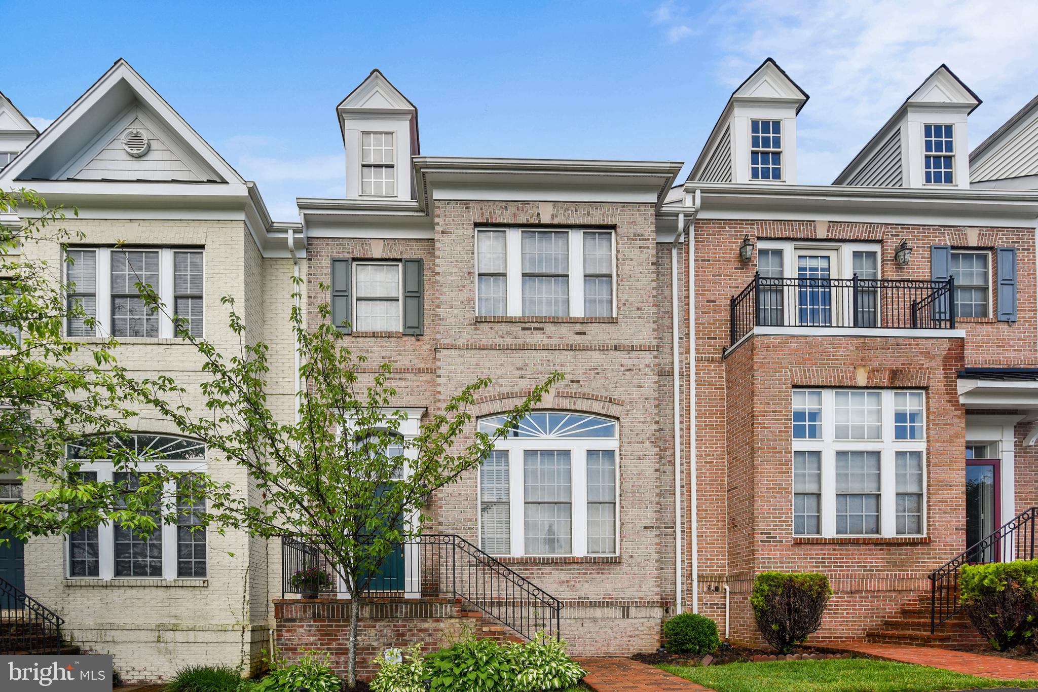 1216 Gaither Road Rockville, MD 20850 - Photo 3 of 46 Beautiful Brick Home across from the Park