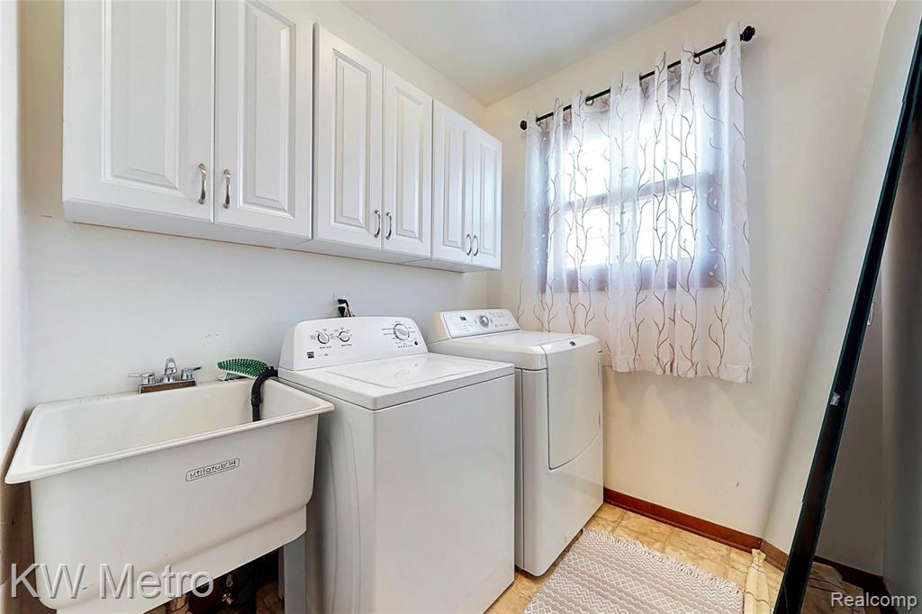 1722 Snowden Circle Rochester Hills, MI 48306 - Photo 20 of 39
