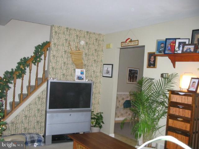 25 Winding Way Lititz, PA 17543 - Photo 2 of 8