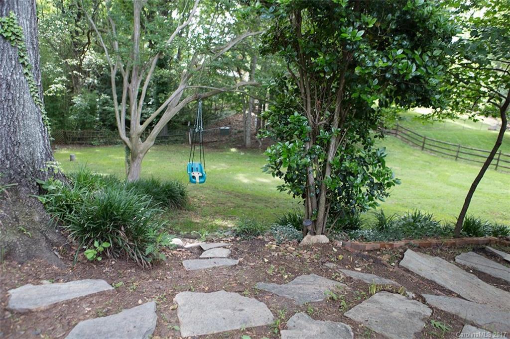 139 Dovershire Road Charlotte, NC 28270 - Photo 3 of 24 Gallery Image 3