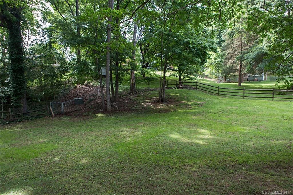 139 Dovershire Road Charlotte, NC 28270 - Photo 5 of 24 Gallery Image 5