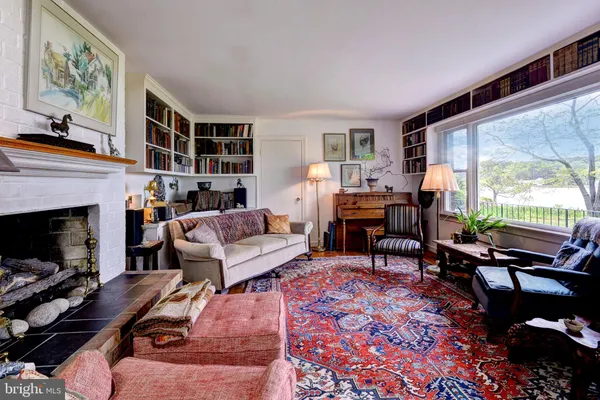 $1,995,000 | 5556 Roanes Wharf Road, Gloucester, VA 23061