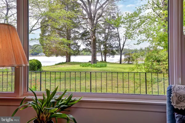 $1,995,000 | 5556 Roanes Wharf Road, Gloucester, VA 23061