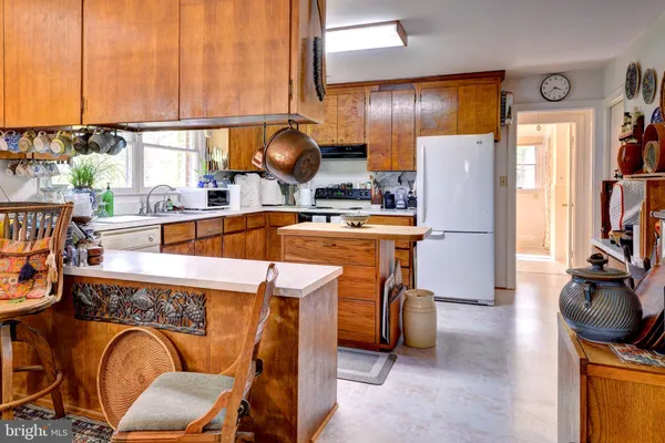 $1,995,000 | 5556 Roanes Wharf Road, Gloucester, VA 23061