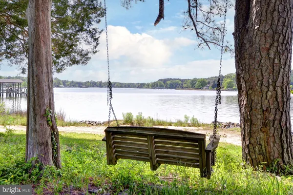 $1,995,000 | 5556 Roanes Wharf Road, Gloucester, VA 23061