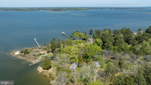 $1,995,000 | 5556 Roanes Wharf Road, Gloucester, VA 23061