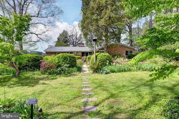 $1,995,000 | 5556 Roanes Wharf Road, Gloucester, VA 23061