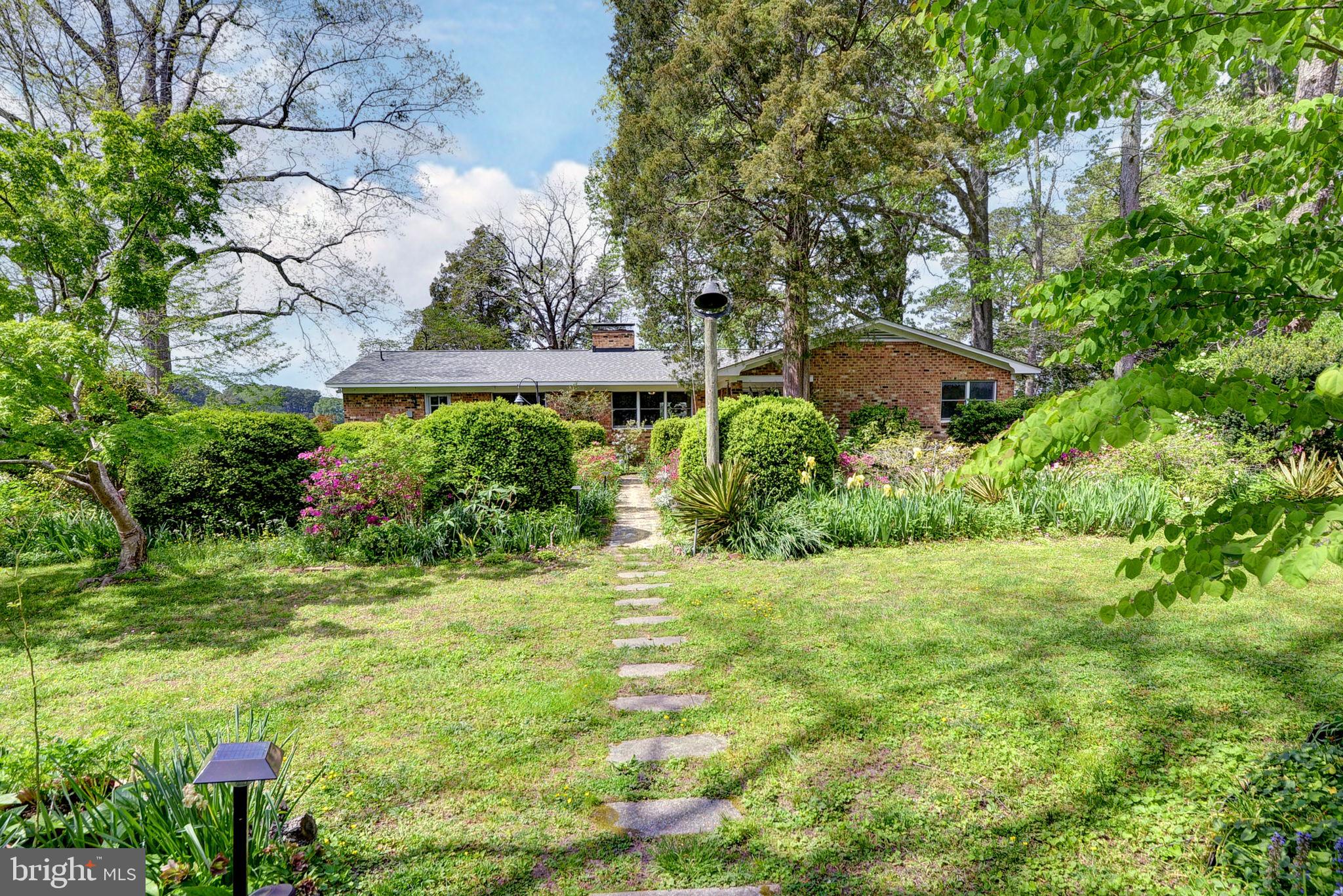 5556 Roanes Wharf Road Gloucester, VA 23061 - Photo 7 of 84