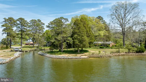 $1,995,000 | 5556 Roanes Wharf Road, Gloucester, VA 23061