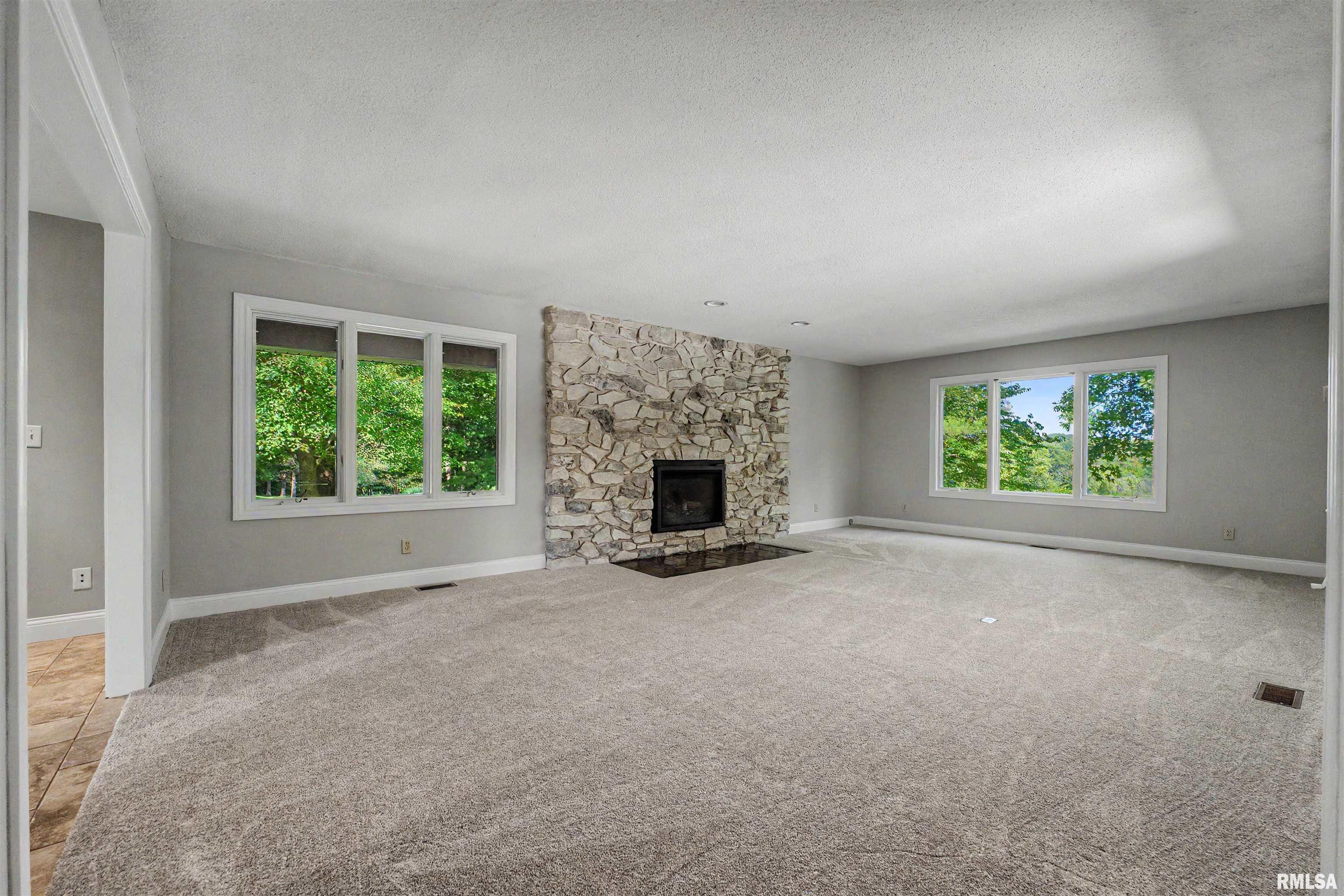5388 Smith Road Pleasant Plains, IL 62677 - Photo 19 of 69 Gallery Image 19