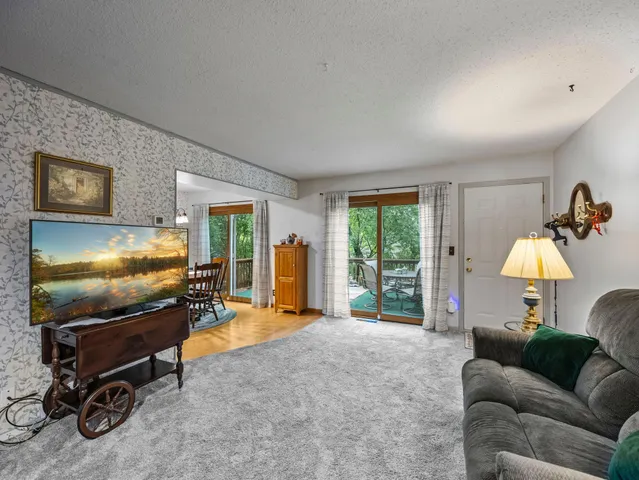 $215,000 | 2728 Shenandoah Lane North, Plymouth, MN 55447