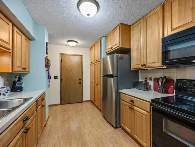 $215,000 | 2728 Shenandoah Lane North, Plymouth, MN 55447