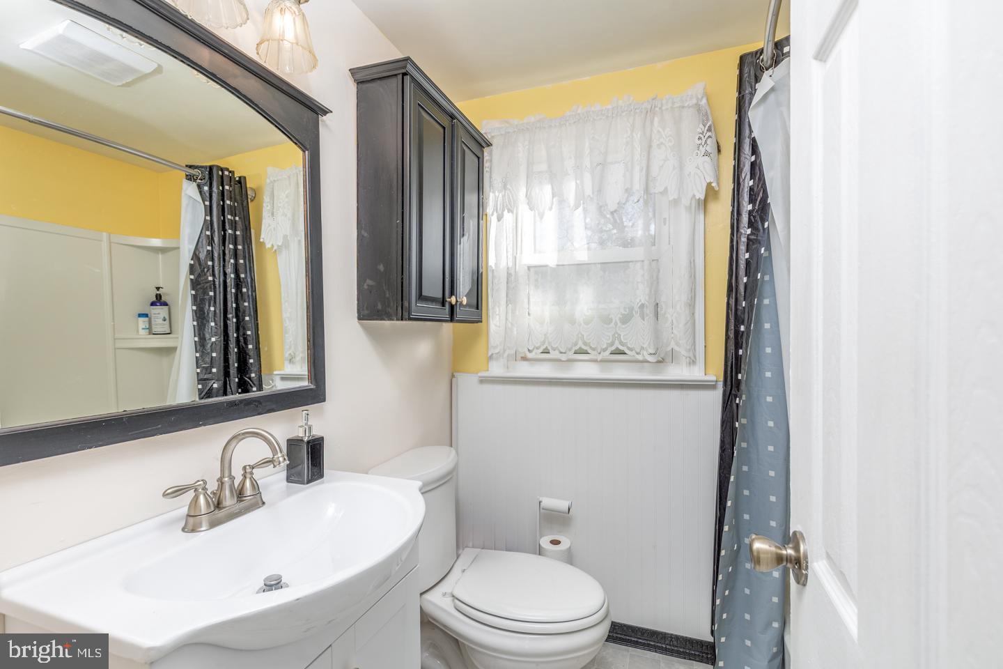 162 Oxford Road Cinnaminson, NJ 08077 - Photo 12 of 26 a bathroom with a sink a toilet and shower